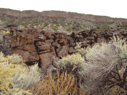 Rock structures and sagebrush at Orilla Verde